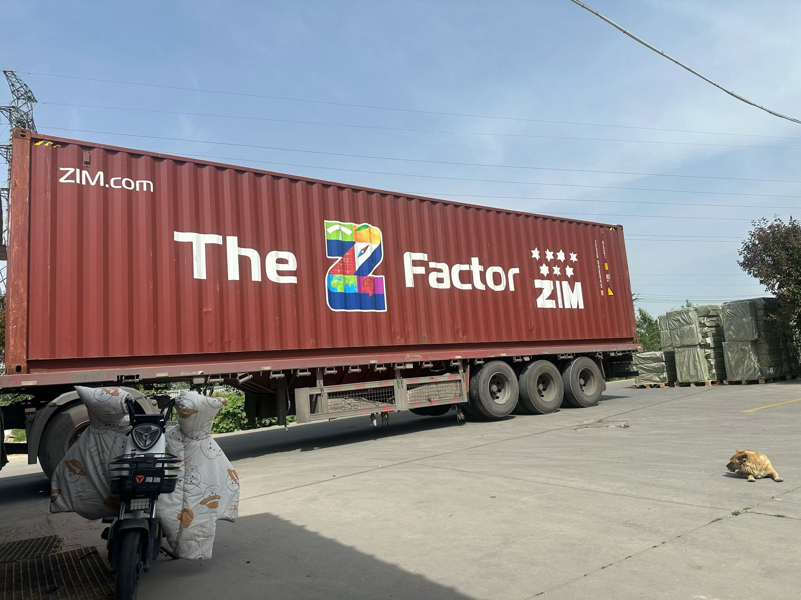 Plastic egg tray container loading for overseas shipment